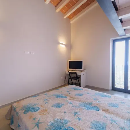 - Goelba Apartman Capoliveri